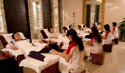 中国足浴行业图鉴 男技师月入过万，洗脚城服务走向海底捞化与跨界理发